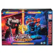 SDCC HASBRO TRANSFORMER LEGACY UNITED VOYAGER CLASS FRACTURED FRIENDSHIP IN HAND