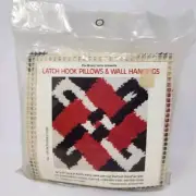 New Vintage Fox Brand Yarns Latch Hook Pillows Wall Hangings # 120 Intersection