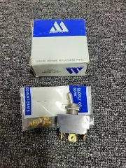 NEW IN BOX IR GENUINE 2 WAY TOGGLE Switch On/Off 011003409