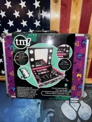 ToysRus TM! Deluxe MP3 Cosmetic Case Light-Up Vanity & Speakers