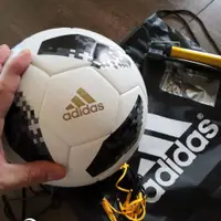 在飛比找蝦皮購物優惠-買買 足球世界杯2018俄羅斯4號5號足球比賽練習訓練貼皮p