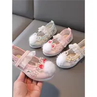 在飛比找ETMall東森購物網優惠-老北京布鞋春季寶寶古風繡花鞋
