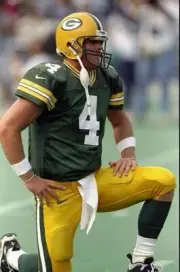 Quarterback Brett Favre Green Bay Packers at the Packers 10-9 loss- Old Photo