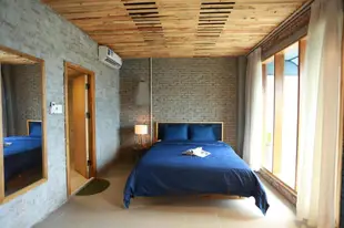 One Bedrooms Balcony Apartment- Denim House