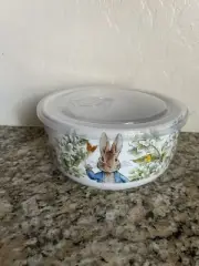Peter Rabbit Covered Storage Vented Bowl