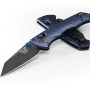 BENCHMADE 290BK FULL IMMUNITY Axis Folding Knife, Crater Blue