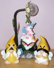 Garden Gnome Solar Statue Light Outdoor Decoration Glow + 2 Bumble Bee Gnomes