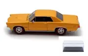 DIECAST CAR & DISPLAY CASE 1965 PONTIAC GTO GOLD WELLY 22092 1/24 DIECAST CAR