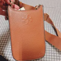 在飛比找蝦皮購物優惠-全新Tory Burch TB寬背帶 背帶可拆 流蘇手機包 