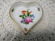 NEW HEREND CHINA PRINTEMPS WITH ROSE HEART TRAY 4" X 4" 24K GOLD TRIM HUNGARY