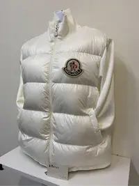 在飛比找Yahoo!奇摩拍賣優惠-MONCLER 法國頂級 羽絨衣  前羽絨 拼接棉質  輕薄