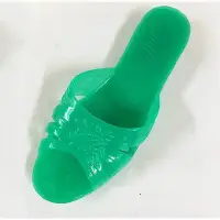 在飛比找Yahoo!奇摩拍賣優惠-夏季拖鞋家用老式居家洗澡塑膠料果凍透明水晶涼拖防滑防水媽媽款
