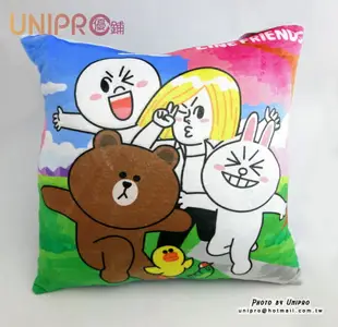 【UNIPRO】LINE FRIENDS 方枕 靠枕 抱枕 熊大 兔兔 饅頭 詹姆士 正版授權 33X33cm