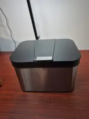 Compost Bin for Kitchen Countertop, Compost Bucket Indoor Kitchen Sealed, Food