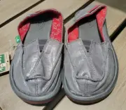 New Sanuk Castaway Sidewalk Surfer Silver Canvas Slip On Shoes Girls' Size 1