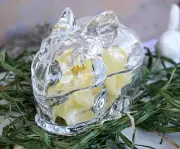 CRATE AND BARREL CLEAR GLASS BUNNY DISH – NWT – HARE’S SOMETHING YOU’LL ENJOY!