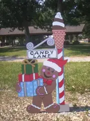 GINGERBREAD with STREET SIGN Christmas Yard Art