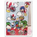 ♥小花花日本精品♥《SANRIO》三麗鷗家族50周年品牌合作徽章組別針胸章包包掛飾八入組日本限定 60065902