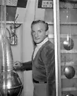 Lost in Space Jonathan Harris as shifty Dr Smith on Jupiter 2 Poster 24x36