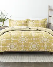 Home Collection Premium Ultra Soft Daisy Medallion Reversible Down-Alternative Comforter Twin/Twin XL Yellow