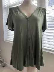 NWT old Navy Women’s MEDIUM Olive Green Short Sleeve Button Front Loose Fit Top