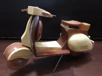 在飛比找Yahoo!奇摩拍賣優惠-Vespa 偉士牌 木製 機車 模型 wooden 手工 鴨