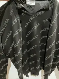 在飛比找Yahoo!奇摩拍賣優惠-balenciaga 巴黎世家開衫 深棕針織衫 外套