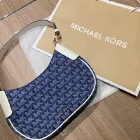 在飛比找蝦皮購物優惠-MK michael kors 牛仔藍腋下包/半月包 （細圖