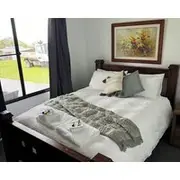 Deer Valley Large Farmhouse In Illawarra With Lake And Ocean Views On 50 Acres