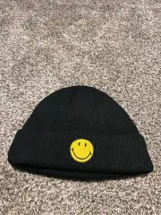 Urban outfitters smiley beanie hat C3-2