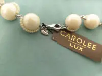 在飛比找Yahoo!奇摩拍賣優惠-【出清】全新美國紐約設計師品牌 CAROLEE 經典款，珍珠