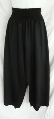 1PH2934 BLACK LADIES SHIRRED WAIST 3/4 PANTS plus size 30 32 34 $26 NEW TAGS