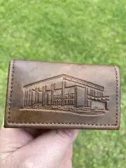 VINTAGE NOS IN PACKAGE BUD DAVIS CADILLAC DEALER MEMPHIS TENN. KEYCHAIN KEY CASE