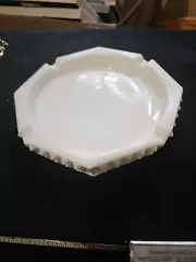 Ashtray vintage, Milk Glass