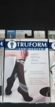 Women's Compression Socks, 15-20 mmHg, Knee High, Diamond Knit, Black Large
