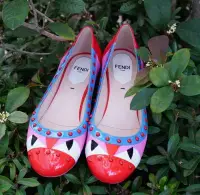 在飛比找Yahoo!奇摩拍賣優惠-Fendi Bugs ballerinas 摩摩卯釘娃娃鞋 