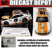 AUTOGRAPHED CHASE ELLIOTT 2018 LITTLE CAESARS/ MOUNTAIN DEW 1/24 ELITE SERIES