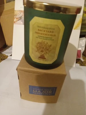 NEW Backyard Honeysuckle 30-50 hours Single Wick Candle 8 oz Bath & Body Works