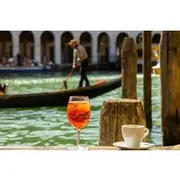 Save 10.02%! Eat, drink and repeat: Wine and Food tasting tour in Venice