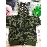 在飛比找蝦皮購物優惠-BAPE 鯊魚羽絨外套全新