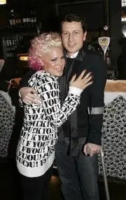 Singer Pink her manager Craig Logan pose backstage secret album la- Old Photo 1