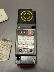 E51ALS1 Eaton/Cutler Hammer 120V Shielded Inductive Proximity Sensor -SA