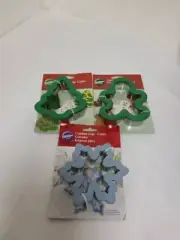Lot of Wilton Comfort Grip Cookie Cutters 3 Christmas Tree Gingerbread Snowflake