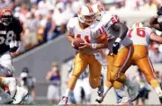 TAMPA BAY QUARTERBACK CASEY WELDON IN ACTION DURING THE BUCCANE- 1995 Old Photo