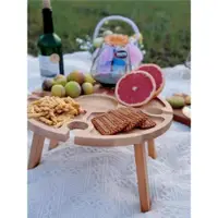 在飛比找ETMall東森購物網優惠-戶外野餐桌便攜紅酒杯酒架折疊木質圓形水果茶幾托盤露營裝備用品