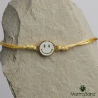 在飛比找momo購物網優惠-【MantraBand】美國悄悄話 金色笑臉手鍊 微笑幸運繩