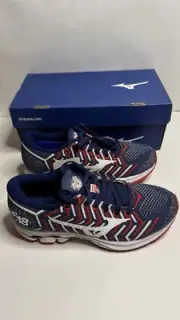 Mizuno Waveknit R1 Women Size 6US Running Shoes