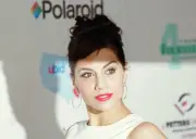 Actress Brittany Murphy arrives at the launch of the uBid for Hurr - Old Photo 1