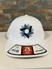 The Ledges Golf Club Utah Logo Fitted Hat~ L/XL ~ White ~ NEW