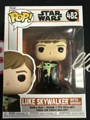 Funko Pop! - Star Wars - Luke Skywalker With Grogu 482